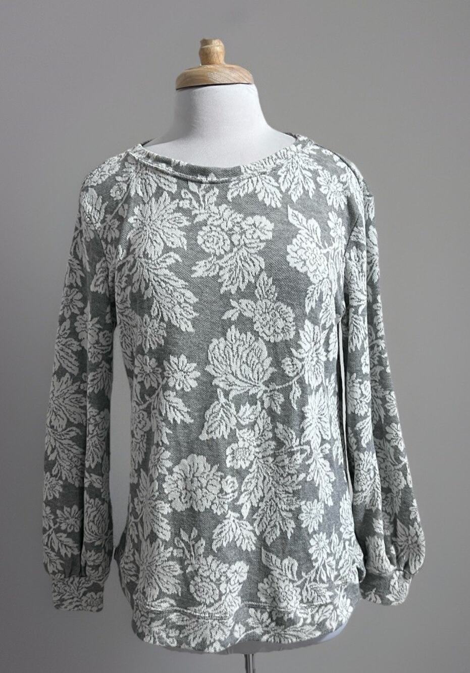 Ellen Tracy Knit Top Womens Large Soft Floral Jacquard Grey/White Bloomcore